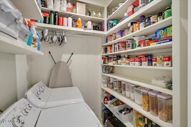 112 Newport Circle, Clinton, MS 39056