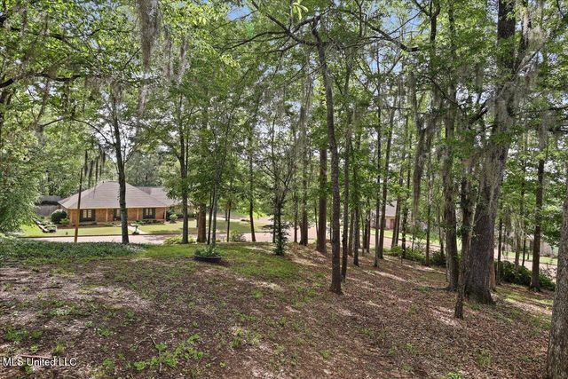 112 Newport Circle, Clinton, MS 39056