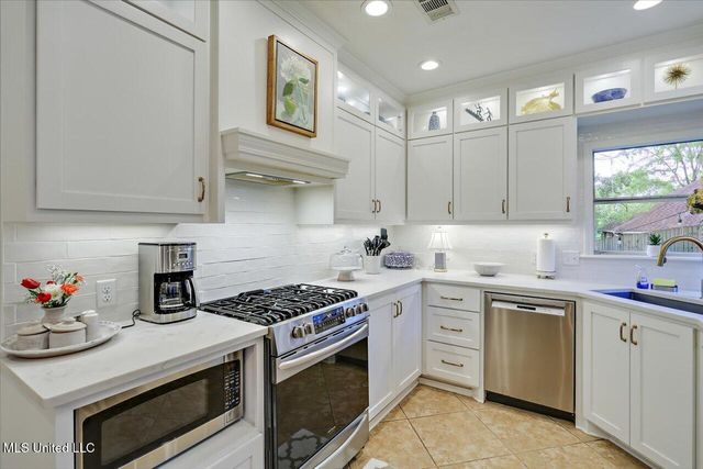 112 Newport Circle, Clinton, MS 39056