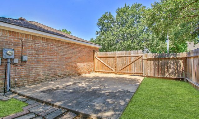 7618 Mauna Kai Drive, Houston, TX 77095