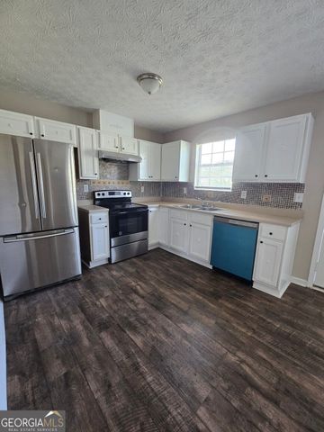 585 Forest Hills Path, Forest Park, GA 30297