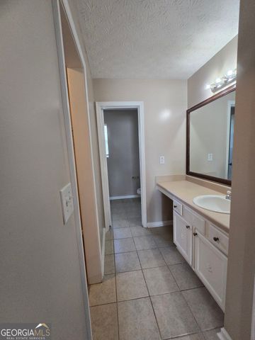 585 Forest Hills Path, Forest Park, GA 30297