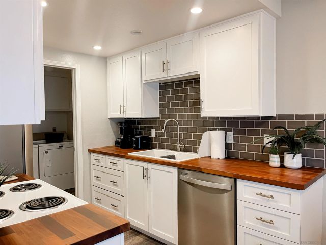 854 Dana Point Way, Oceanside, CA 92058