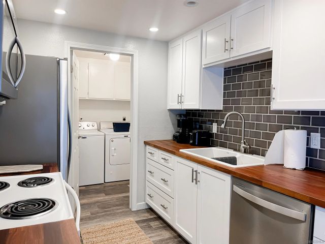 854 Dana Point Way, Oceanside, CA 92058