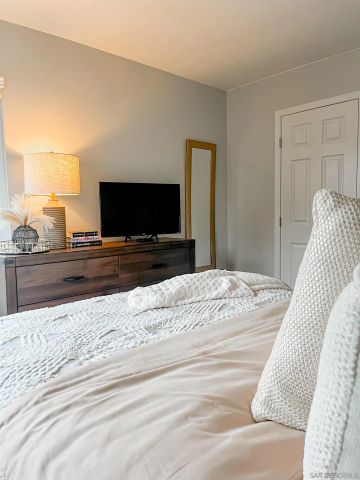 854 Dana Point Way, Oceanside, CA 92058