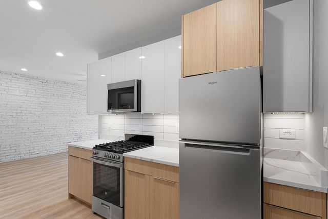 1629 W Chase Avenue 1C, Chicago, IL 60626