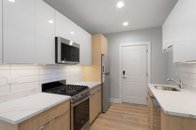 1629 W Chase Avenue 1C, Chicago, IL 60626