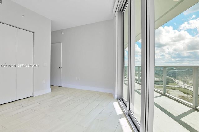 2000 Metropica Way 2204, Sunrise, FL 33323
