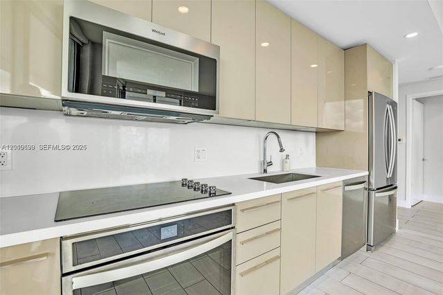 2000 Metropica Way 2204, Sunrise, FL 33323