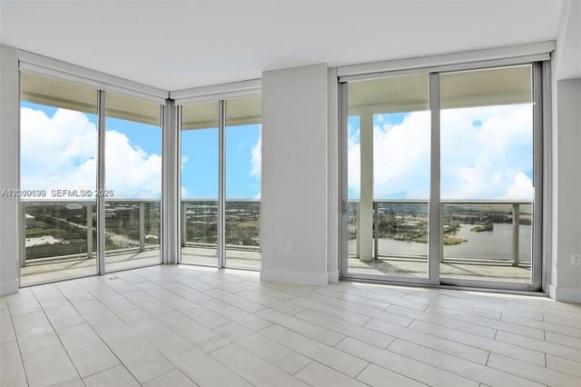 2000 Metropica Way 2204, Sunrise, FL 33323