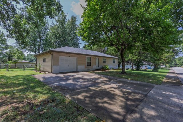 602 Aspen Drive, Nixa, MO 65714