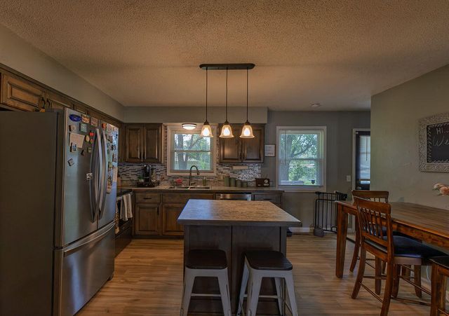 602 Aspen Drive, Nixa, MO 65714