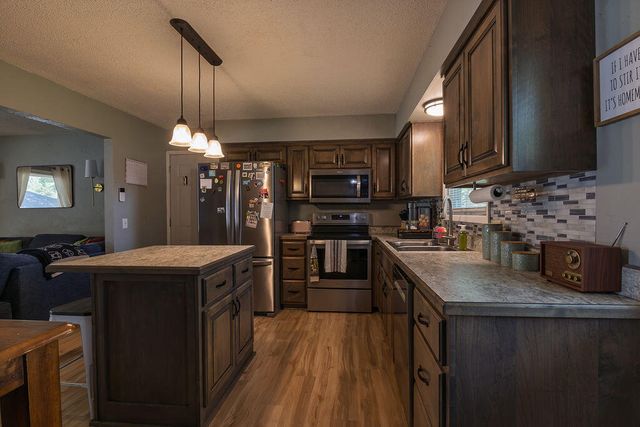 602 Aspen Drive, Nixa, MO 65714