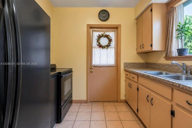 955 NE 128th St, North Miami, FL 33161