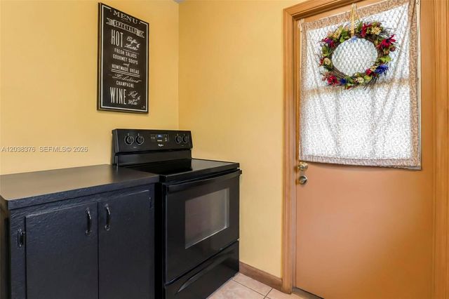 955 NE 128th St, North Miami, FL 33161
