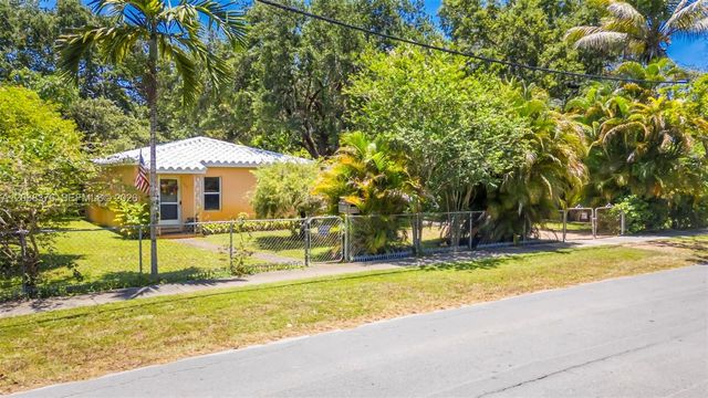 955 NE 128th St, North Miami, FL 33161