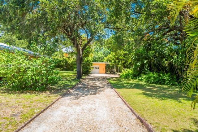 955 NE 128th St, North Miami, FL 33161