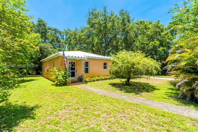 955 NE 128th St, North Miami, FL 33161