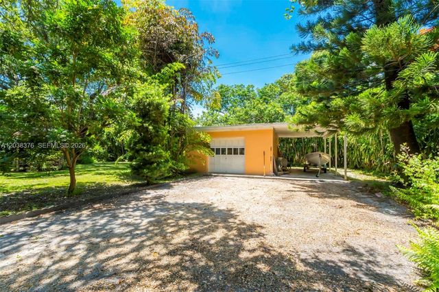 955 NE 128th St, North Miami, FL 33161
