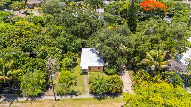 955 NE 128th St, North Miami, FL 33161