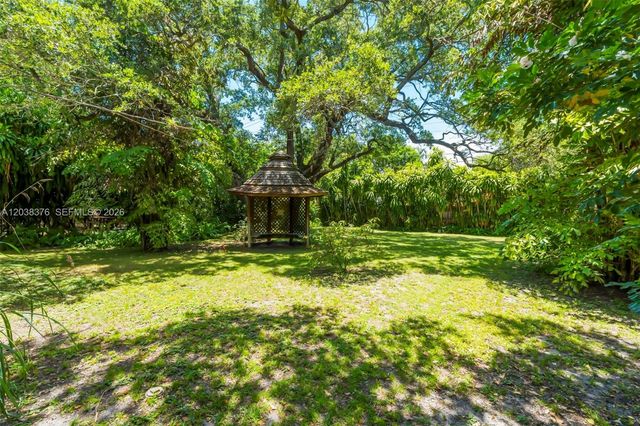 955 NE 128th St, North Miami, FL 33161