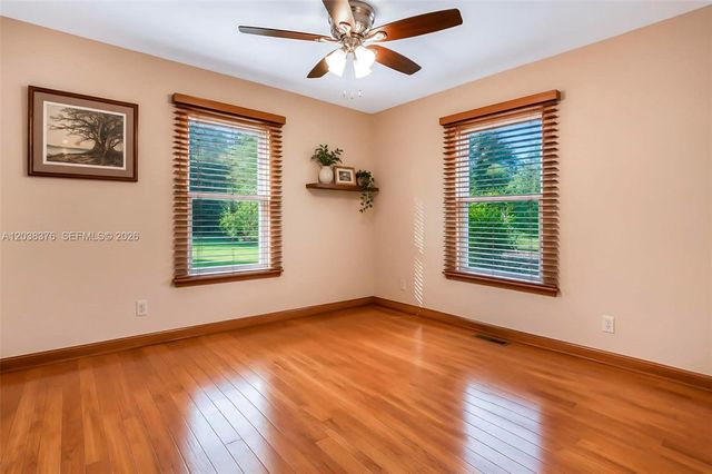955 NE 128th St, North Miami, FL 33161