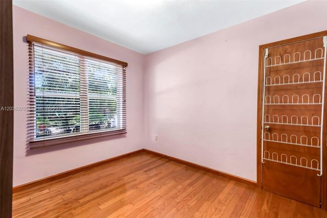 955 NE 128th St, North Miami, FL 33161