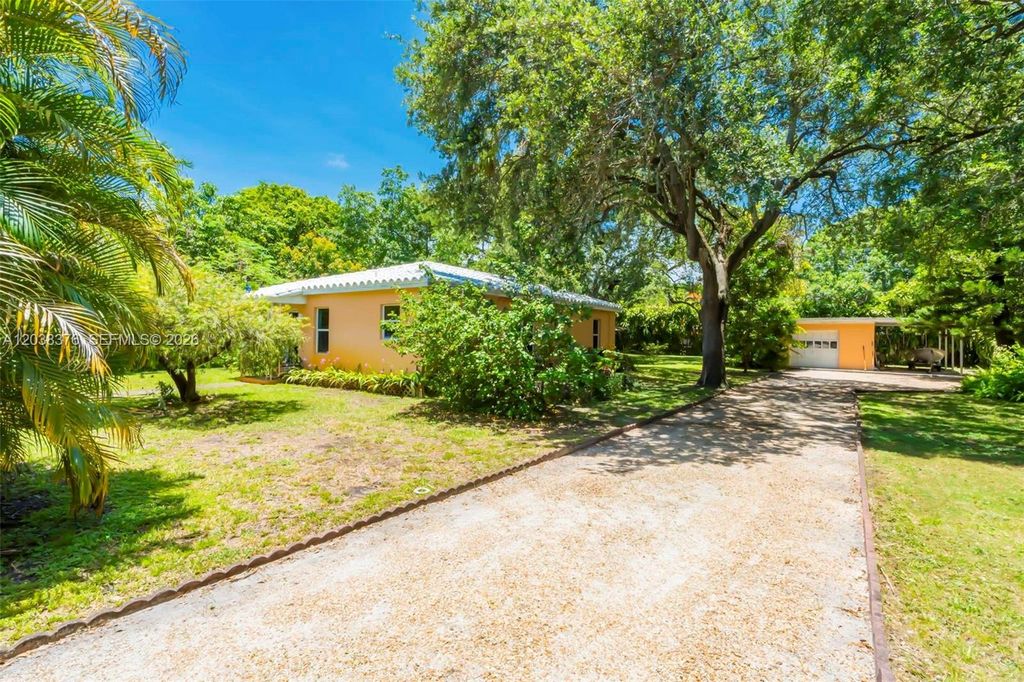 955 NE 128th St, North Miami, FL 33161