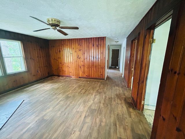 79 HWY 1482, Oneida, KY 40972