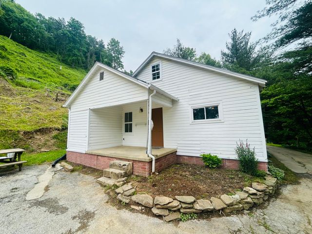 79 HWY 1482, Oneida, KY 40972