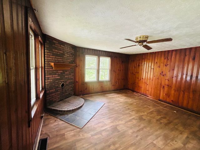 79 HWY 1482, Oneida, KY 40972