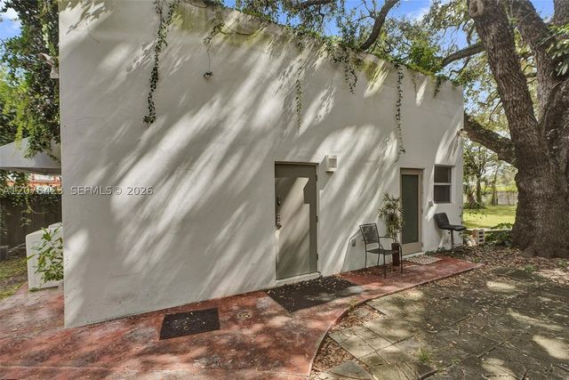 937 NE 171st St, Miami, FL 33162