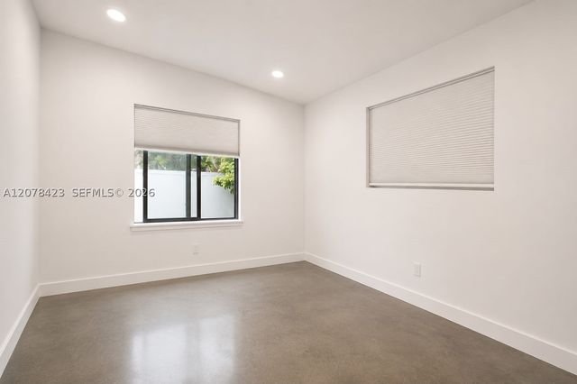 937 NE 171st St, Miami, FL 33162