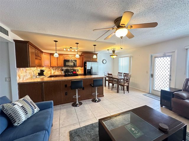 4006 Ellesmere A 4006, Deerfield Beach, FL 33442