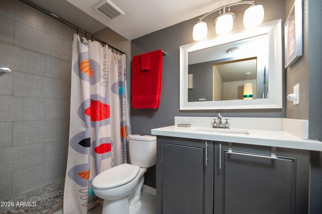 1057 E BUTLER Drive B4, Phoenix, AZ 85020