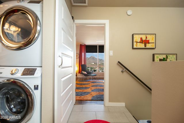 1057 E BUTLER Drive B4, Phoenix, AZ 85020