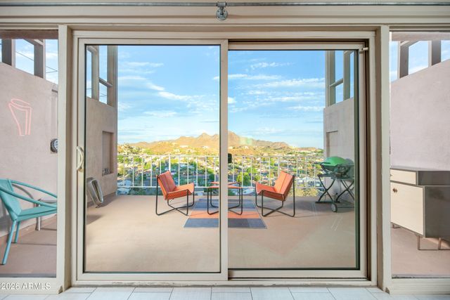 1057 E BUTLER Drive B4, Phoenix, AZ 85020