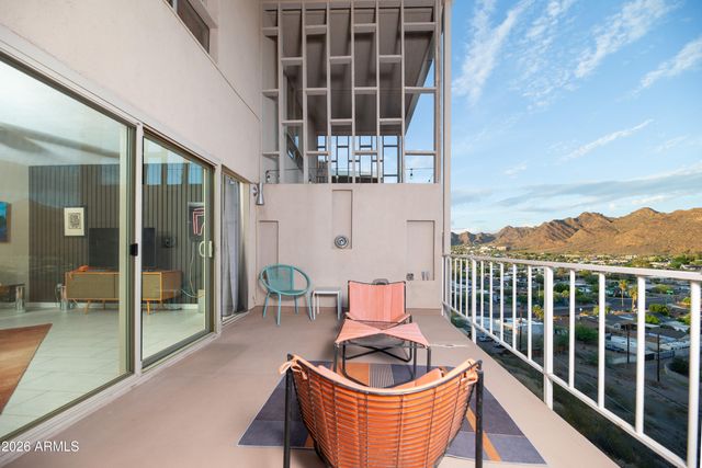 1057 E BUTLER Drive B4, Phoenix, AZ 85020