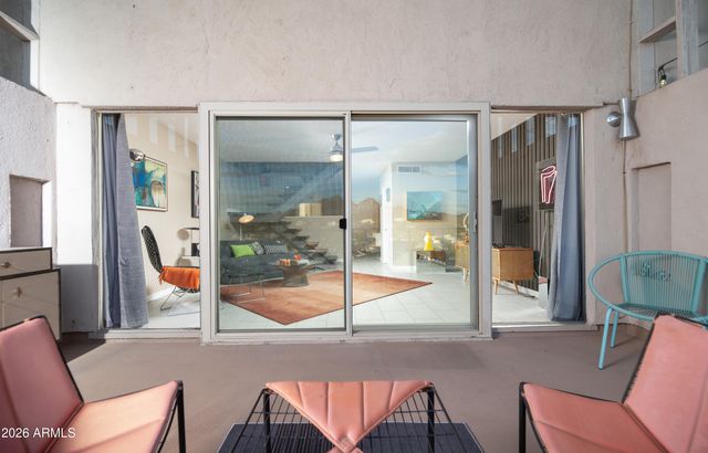 1057 E BUTLER Drive B4, Phoenix, AZ 85020