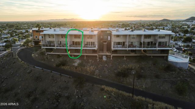 1057 E BUTLER Drive B4, Phoenix, AZ 85020