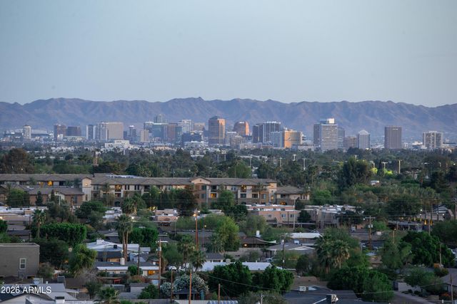 1057 E BUTLER Drive B4, Phoenix, AZ 85020