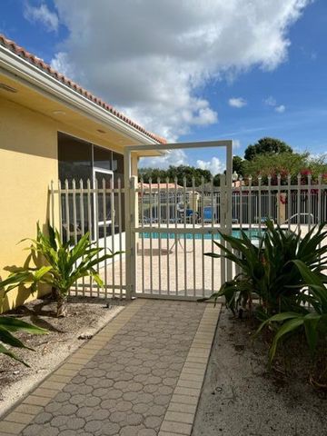 3558 Wildwood Forest Court A, West Palm Beach, FL 33403