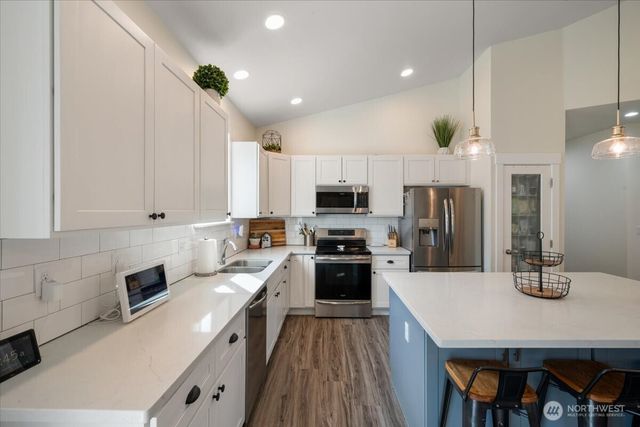 171 9th St NW, Carbonado, WA 98323
