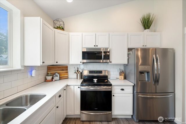 171 9th St NW, Carbonado, WA 98323
