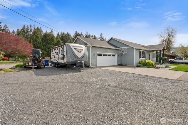 171 9th St NW, Carbonado, WA 98323