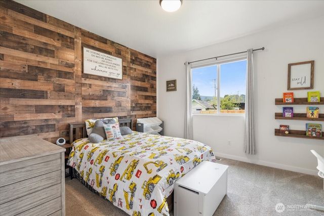 171 9th St NW, Carbonado, WA 98323