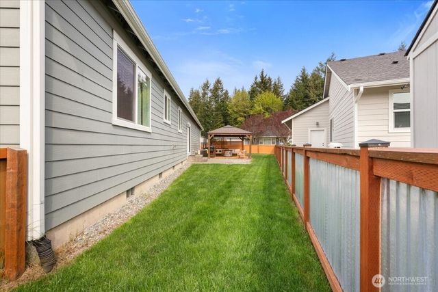 171 9th St NW, Carbonado, WA 98323