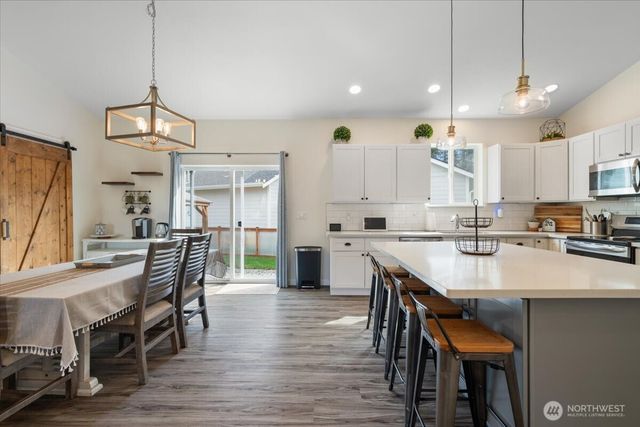 171 9th St NW, Carbonado, WA 98323