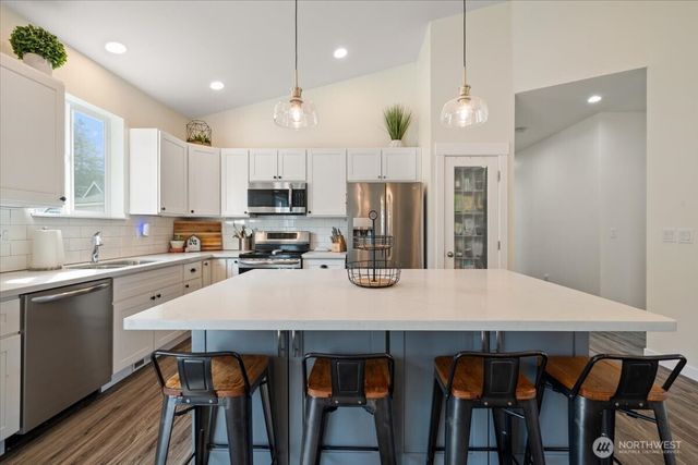 171 9th St NW, Carbonado, WA 98323