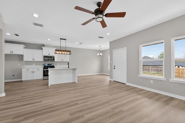 203 Toro Dr., Winona, TX 75792